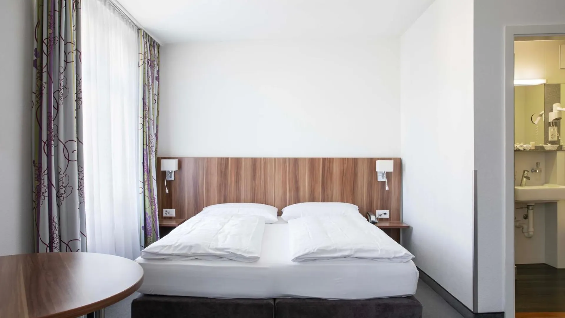 Hotel Resslirytti Bâle 3*,